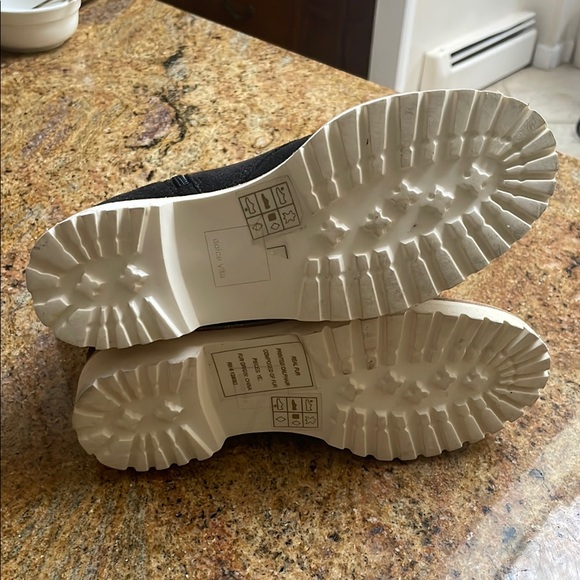 Dolce Vita Charcoal Gray Suede Lace-Up Boots with Leopard Detail- Barely Worn. - Picture 5 of 7